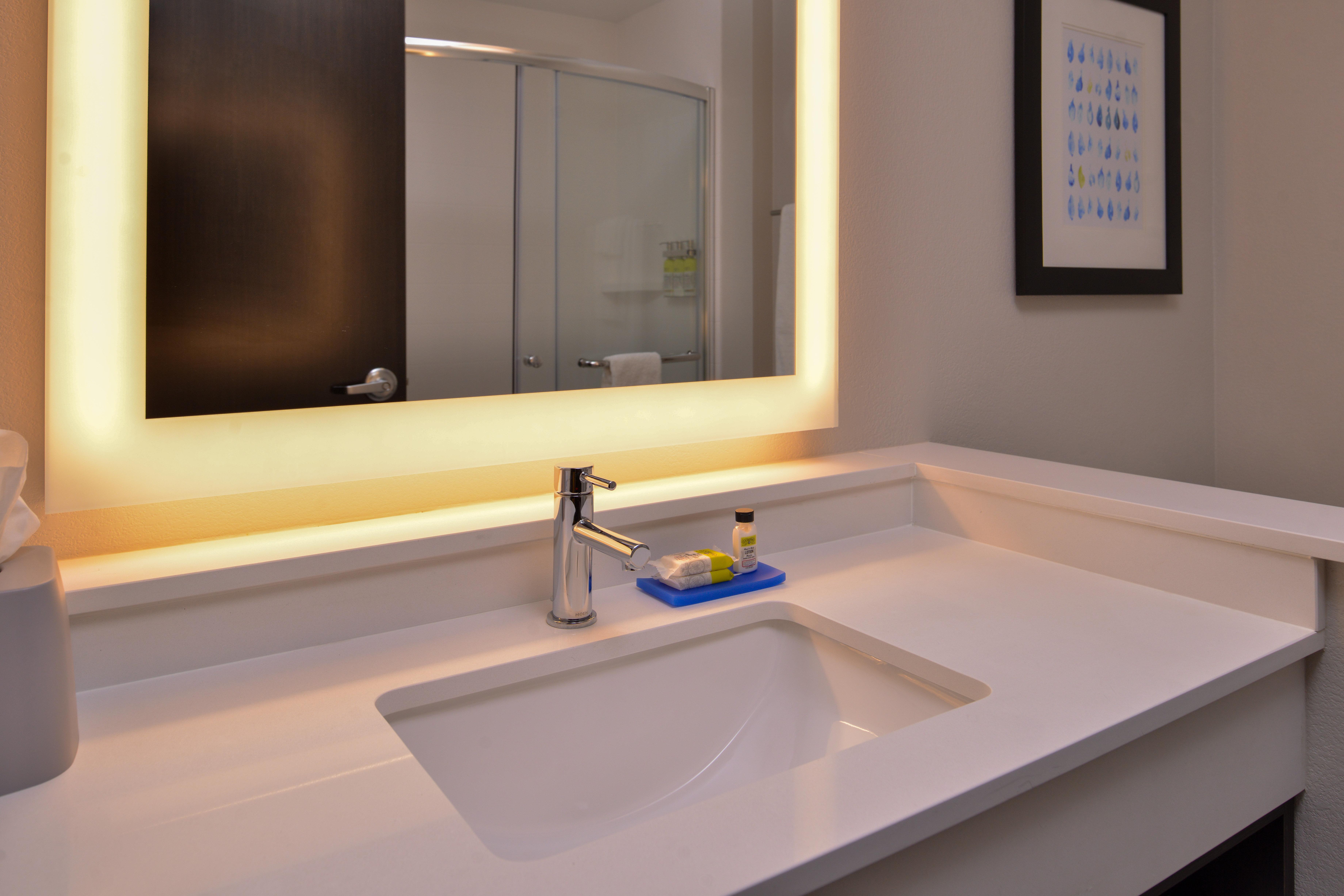 Holiday Inn Express & Suites - Olathe West By Ihg Εξωτερικό φωτογραφία