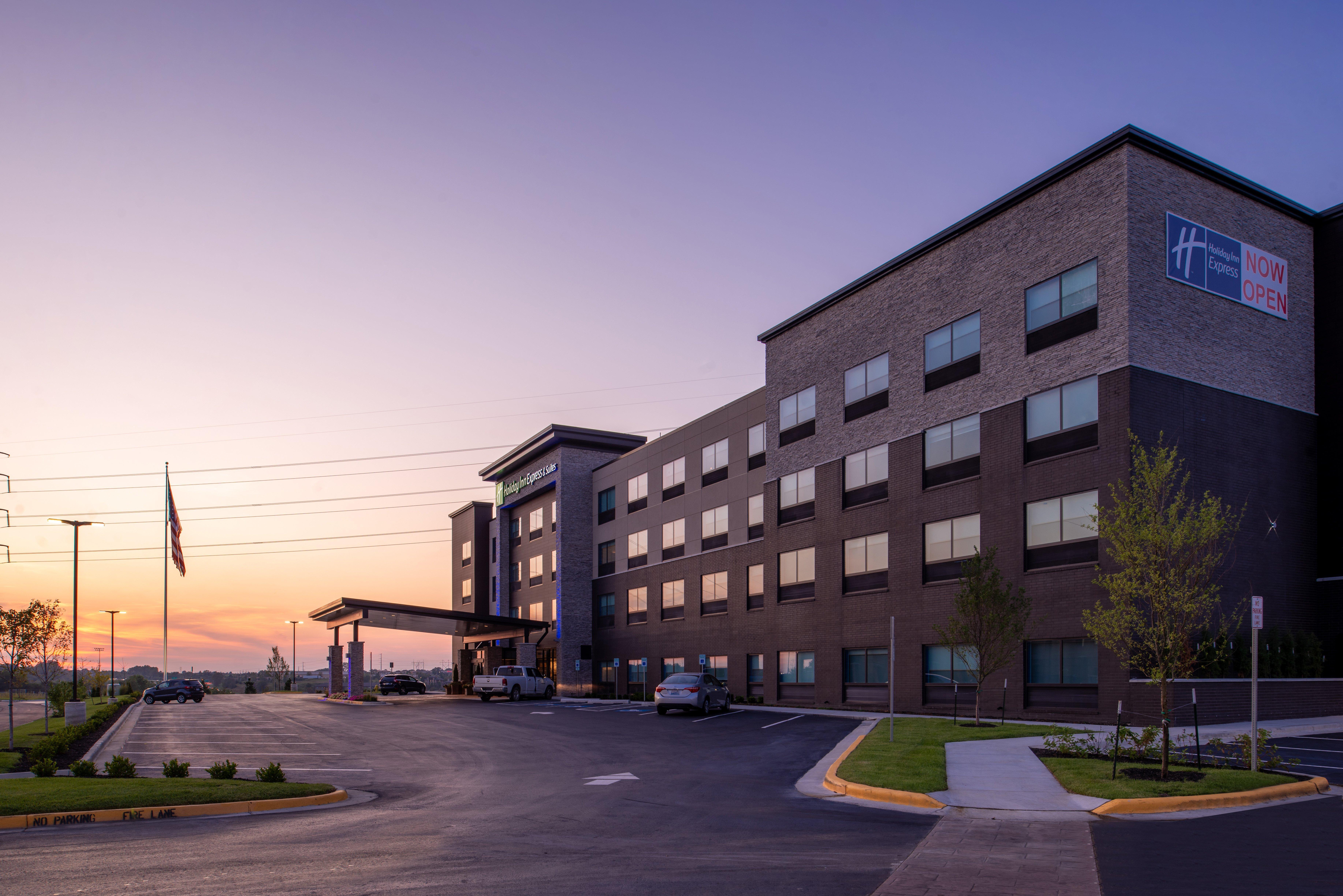 Holiday Inn Express & Suites - Olathe West By Ihg Εξωτερικό φωτογραφία