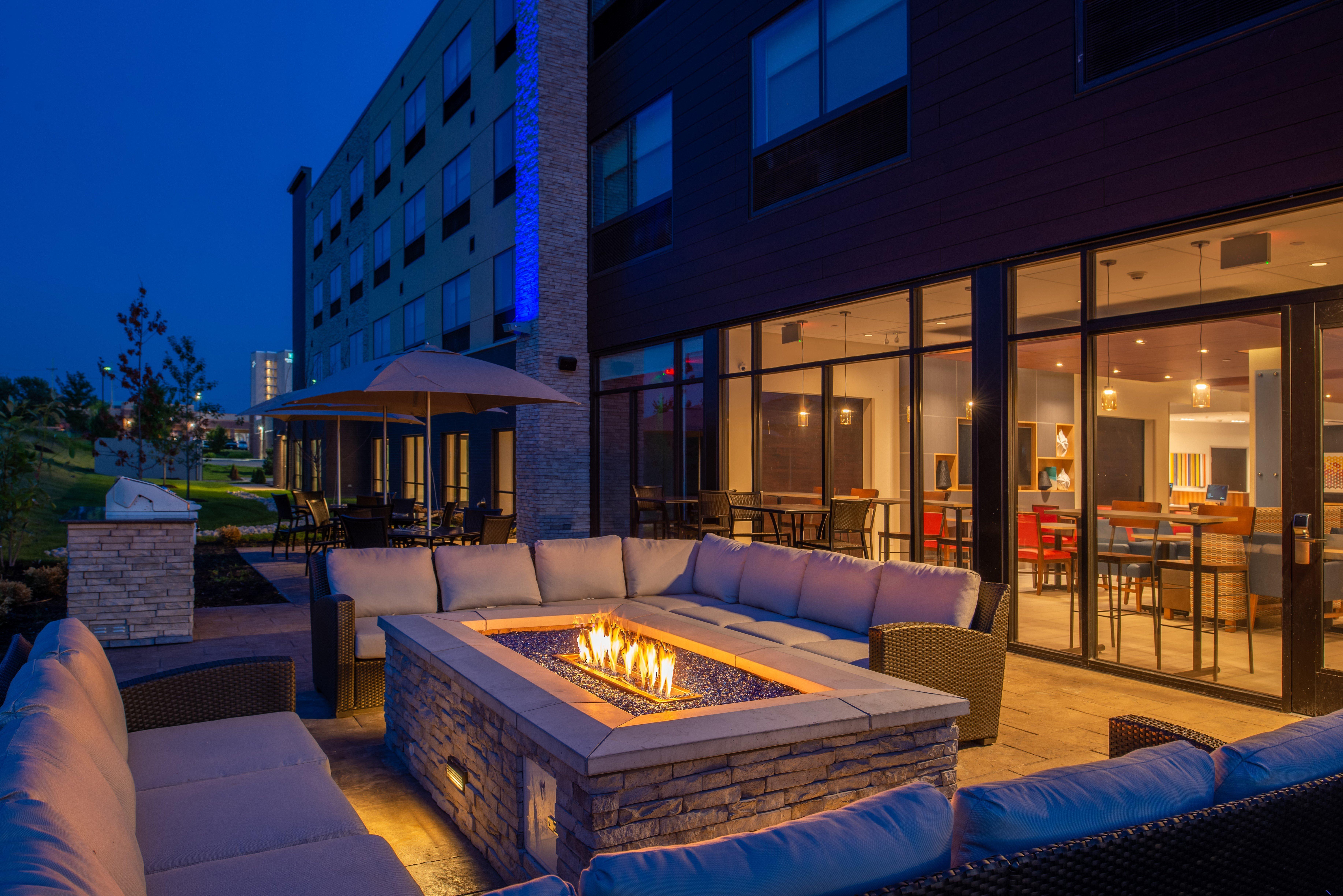 Holiday Inn Express & Suites - Olathe West By Ihg Εξωτερικό φωτογραφία