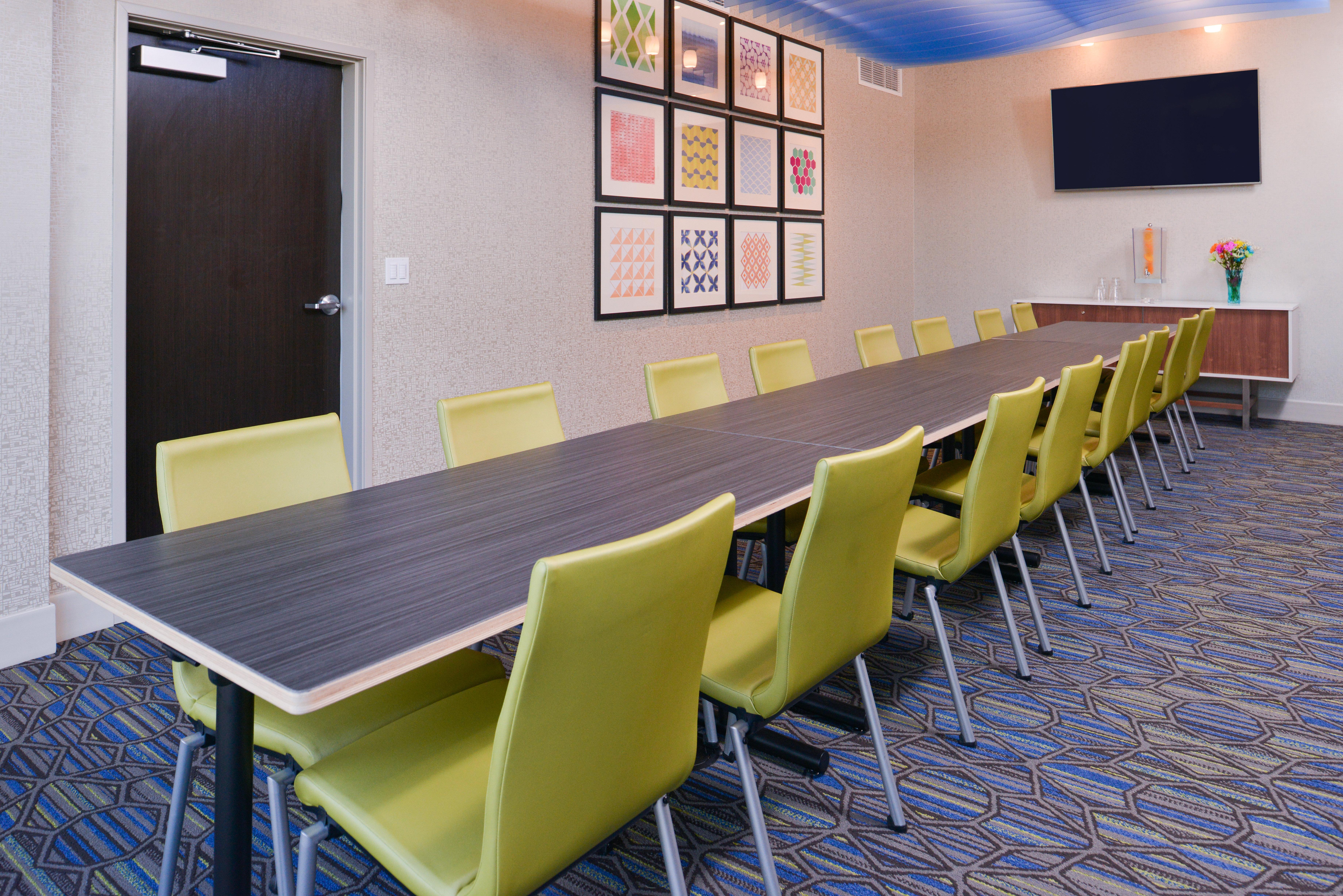 Holiday Inn Express & Suites - Olathe West By Ihg Εξωτερικό φωτογραφία