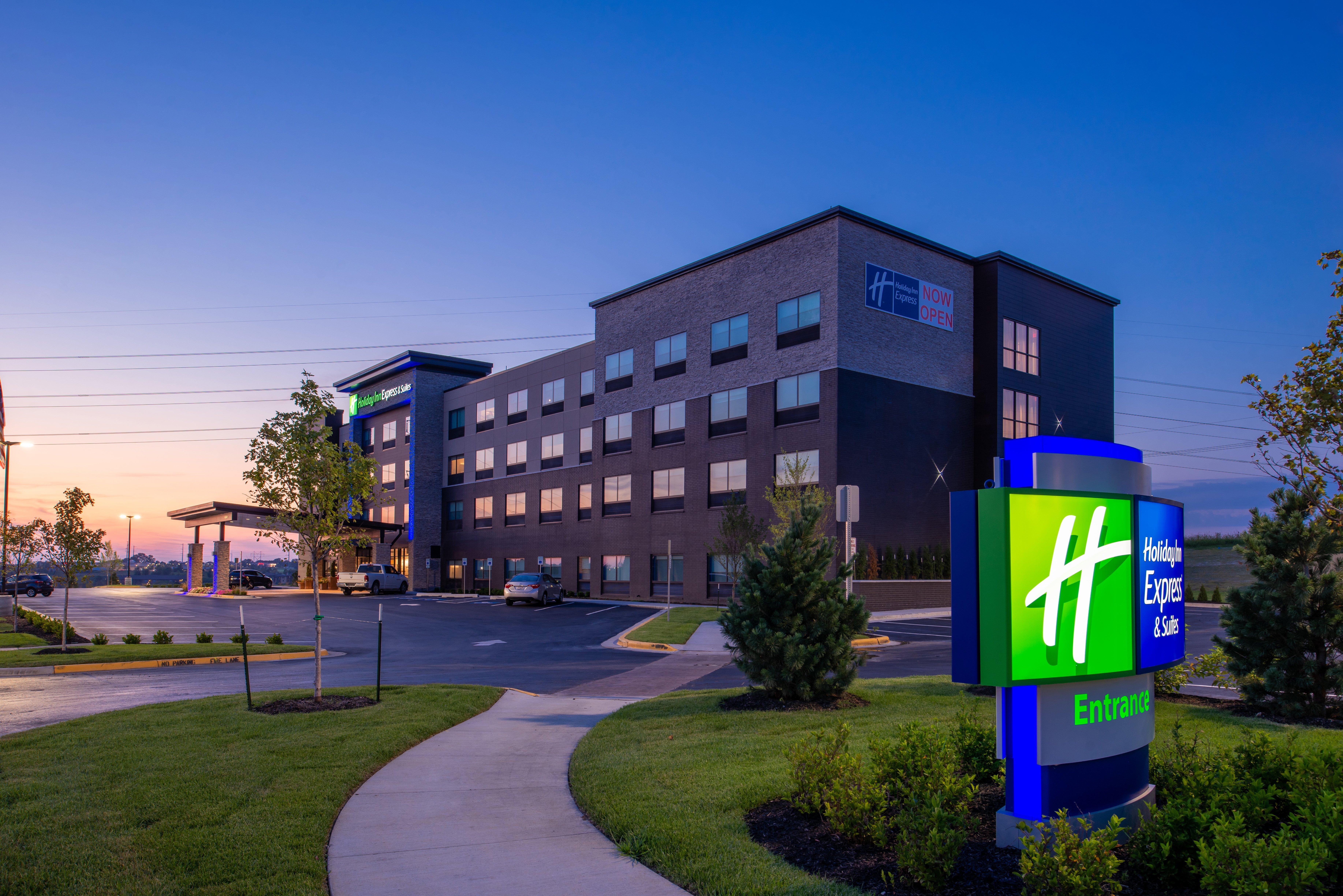 Holiday Inn Express & Suites - Olathe West By Ihg Εξωτερικό φωτογραφία